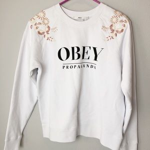 Obey Tops - NWT OBEY white lottie crewneck sweatshirt size M Obey Tops - NWT OBEY white lottie crewneck sweatshirt size M